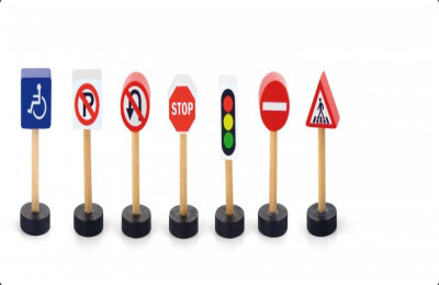 Drewniany tor samochodowy dla dzieci - znaki drogowe Viga 50817